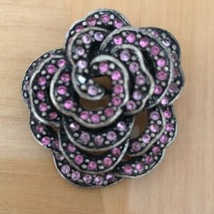 Beautiful vintage silver coloured brooch, pink and sapphire stones, flower shape